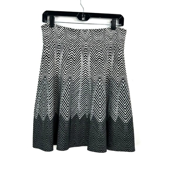 Opening Ceremony Women Sz S Knit Skirt Black White Zig Zag Chevron Fit Flare U2 - Picture 3 of 11